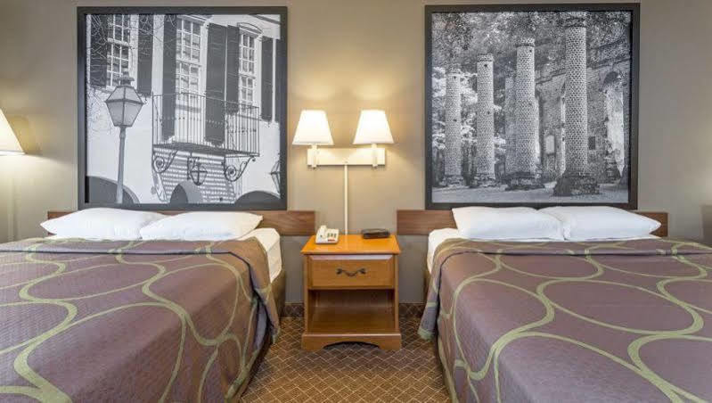 Super 8 By Wyndham Orangeburg Otel Dış mekan fotoğraf